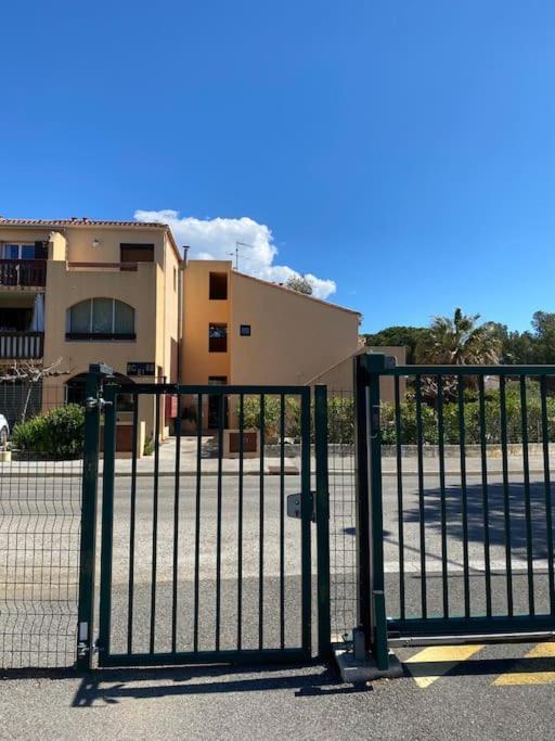 Ravissant T3 En Duplex Proche Mer La Londe-les-Maures Extérieur photo